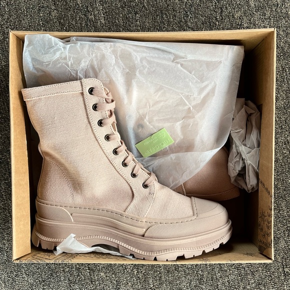 Free People NWT canvas & leather hiking boot. - Picture 4 of 10